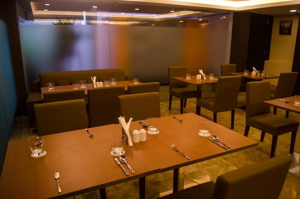 Hotel Comfotel Kolkata Eksteriør bilde