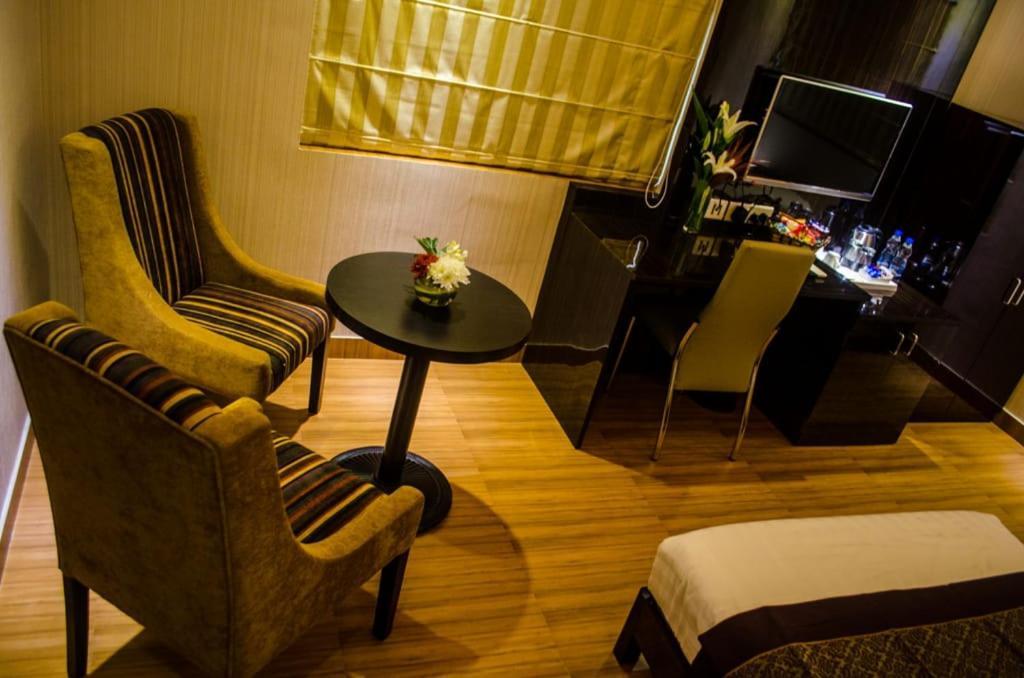 Hotel Comfotel Kolkata Eksteriør bilde