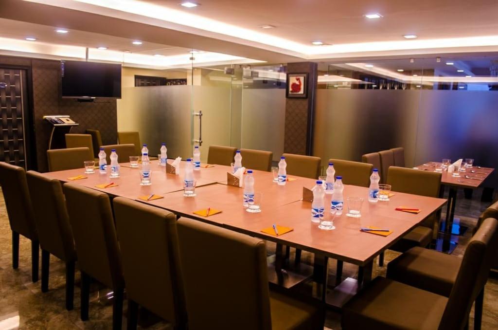 Hotel Comfotel Kolkata Eksteriør bilde