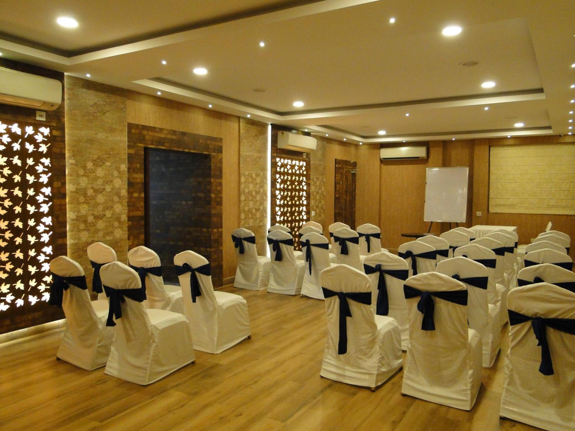 Hotel Comfotel Kolkata Eksteriør bilde