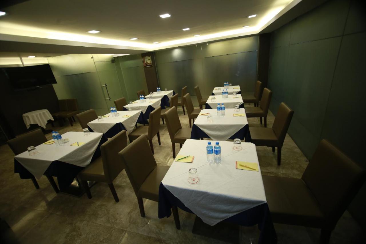 Hotel Comfotel Kolkata Eksteriør bilde